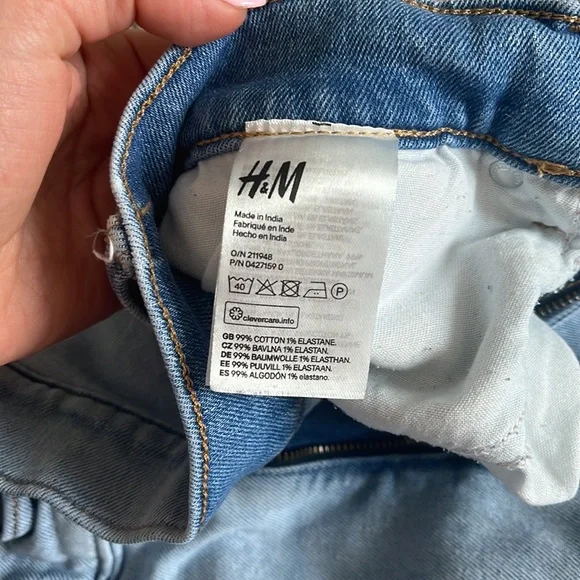 Men’s Ripped Skinny Jean - Picture 5 of 7